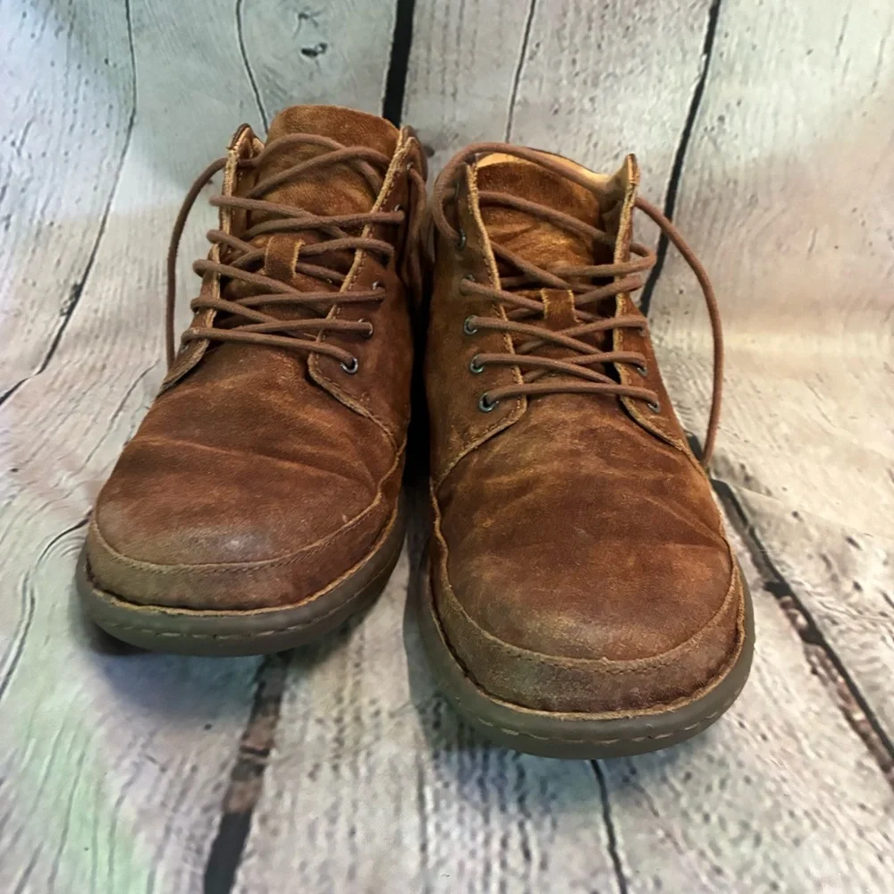 Born Nigel Men’s 10.5 Brown Leather Lace-Up Chukka Ankle Boots Rugged Hiker Shoe